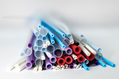 Tube d'extrusion de matériaux en polymère médical